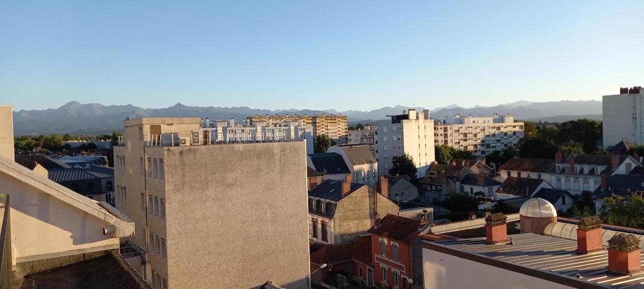 Ferienwohnung La Dolce Vita -T2 52m2- dernier étage- terrasse-parking-WIFI FIBRE Tarbes Exterior foto
